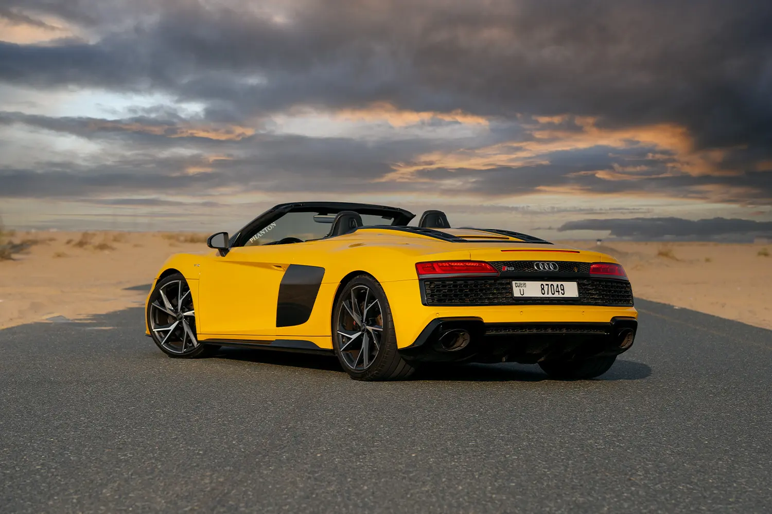 Audi R8 Spyder full