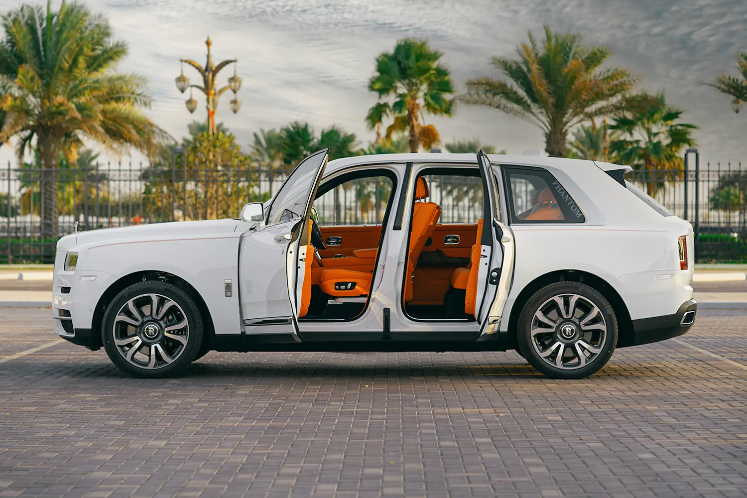 Rolls Royce Cullinan full