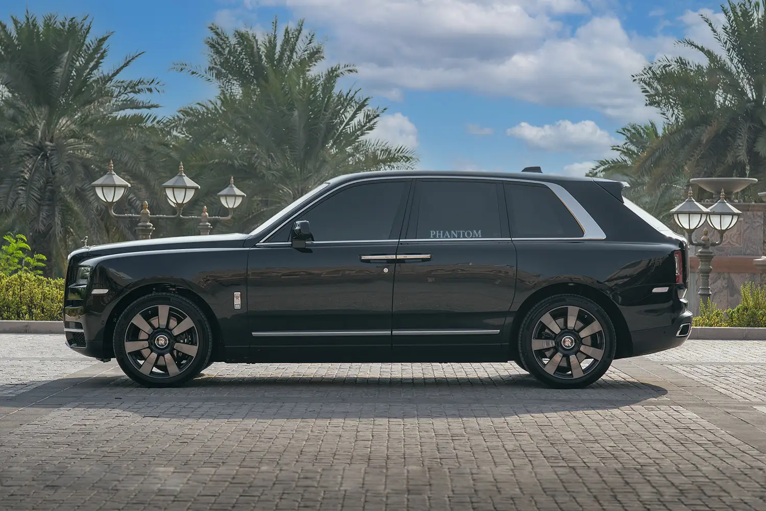 Rolls Royce Cullinan full