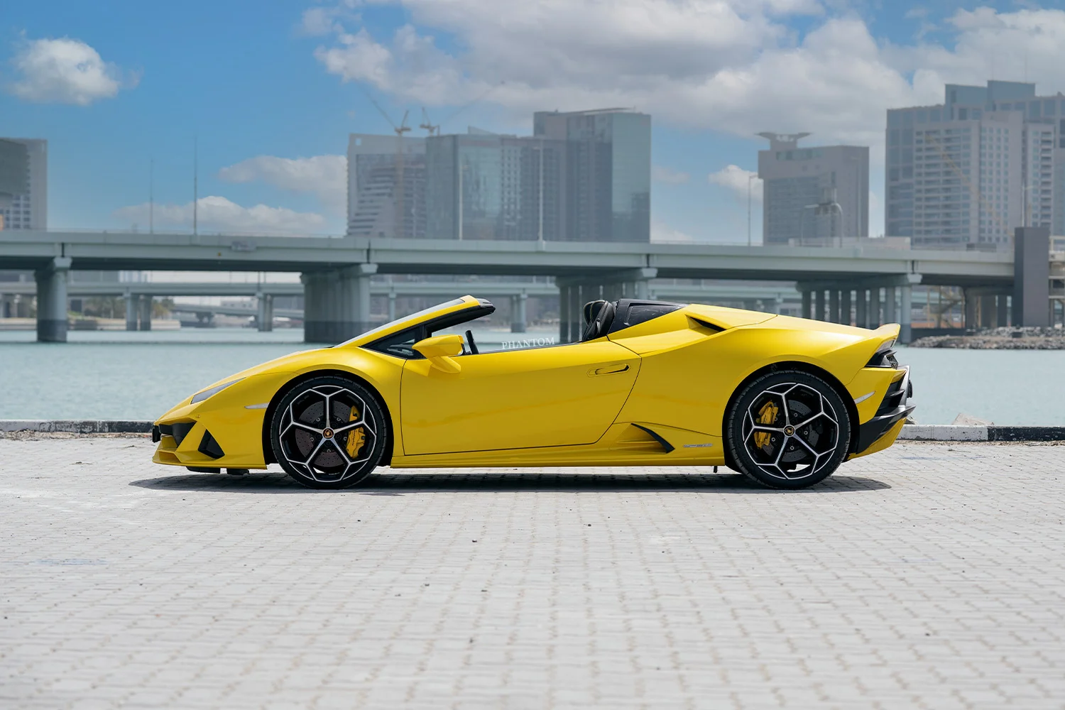 Lamborghini Huracan EVO Spyder full